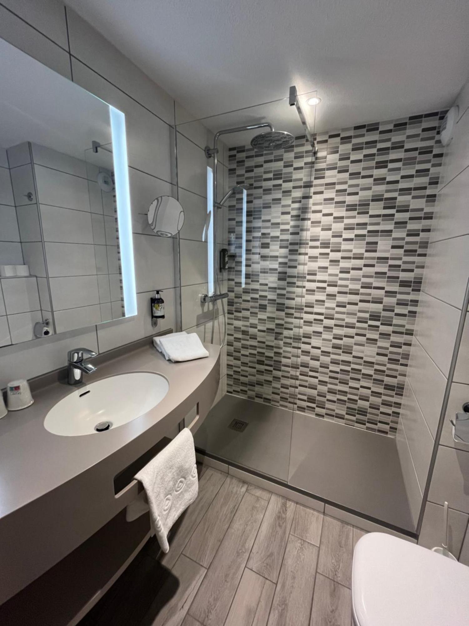 ריביווילה Hotel Le Menestrel מראה חיצוני תמונה