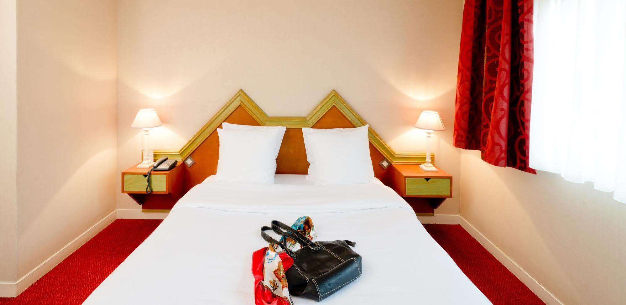ריביווילה Hotel Le Menestrel מראה חיצוני תמונה